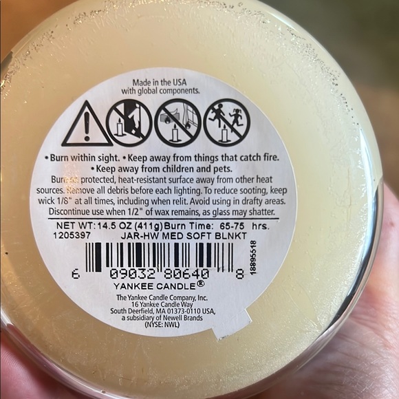 New Yankee Candle Soft Blanket Jar - Picture 3 of 3